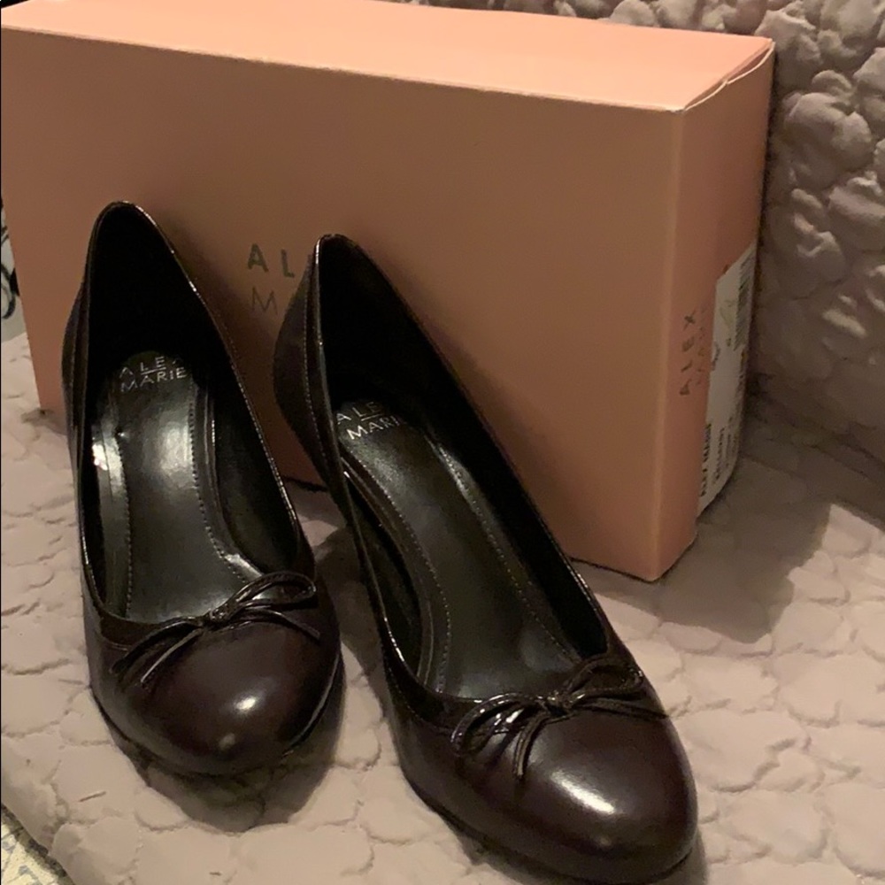 Brown Alex Marie heels size 7